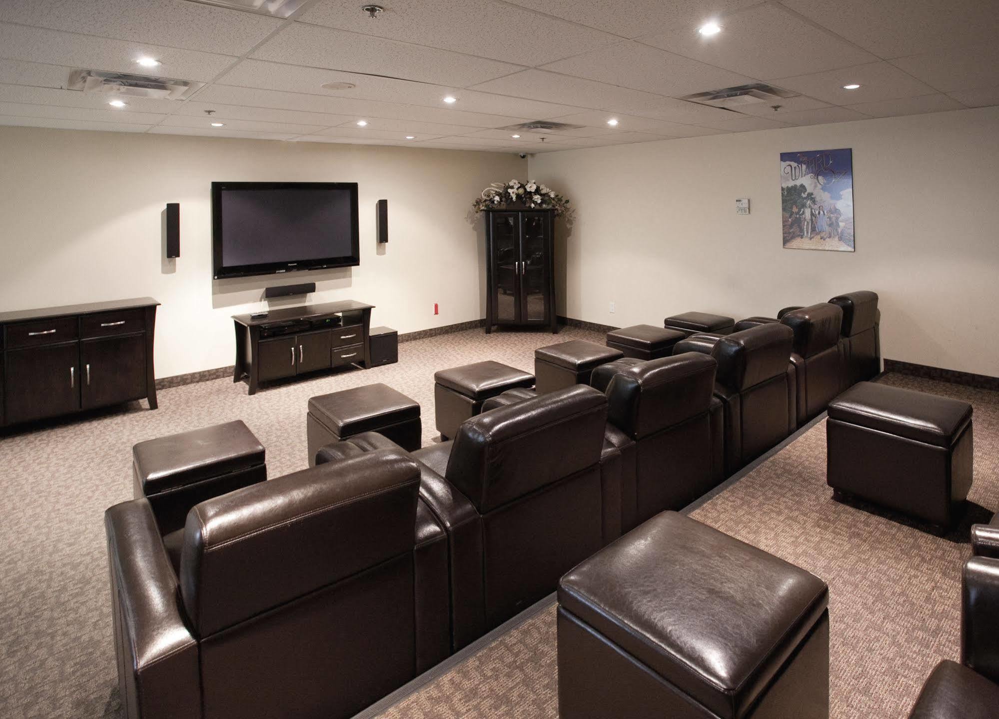 Aparthotel Glen Grove At Maple Leaf Toronto Esterno foto